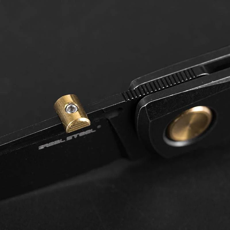 Luna Boost | Frame Lock | Titanium - Image 10